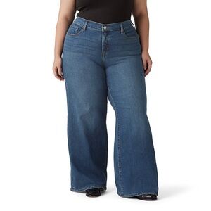 Levi’s Plus Size *CROPPED* 318 Shaping Wide Leg Jeans